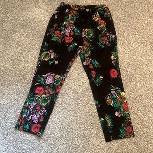 Very on trend! Allen B Black Floral Pants sz 4.  Waist 14, crotch to hem…